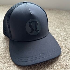 Lululemon Trucker Hat S/M